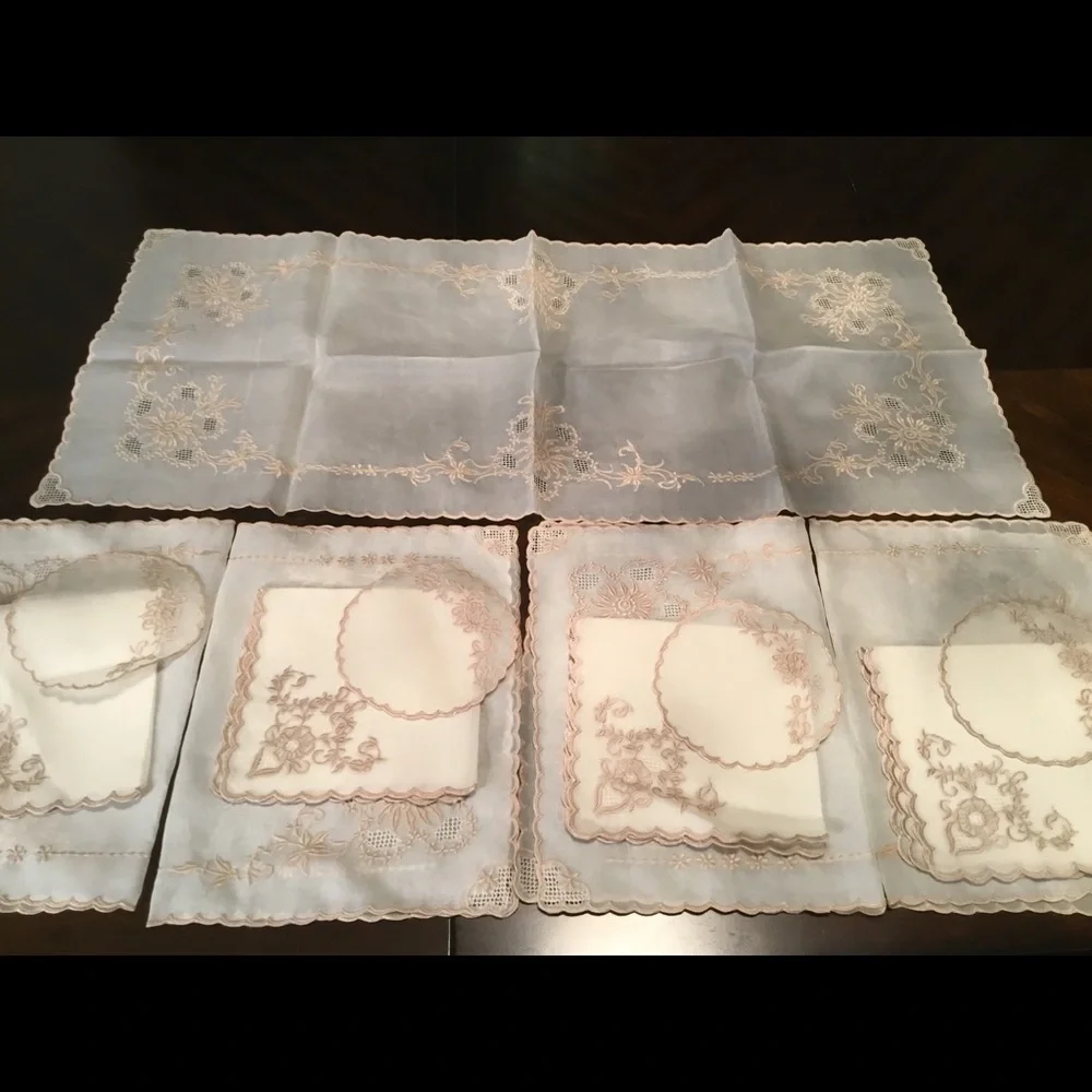 VINTAGE LUXURY SILK TABLECLOTH‎ SETS FOR 6